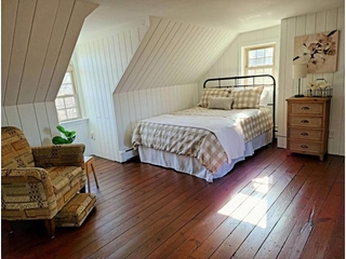 Downingtown Manor - 1900S Farmhouse With Creek Views Exterior foto