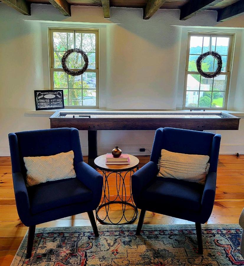 Downingtown Manor - 1900S Farmhouse With Creek Views Exterior foto